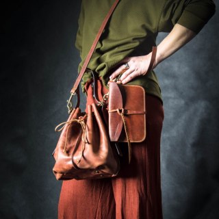 Leather bucket bag Maja with handle cognac color